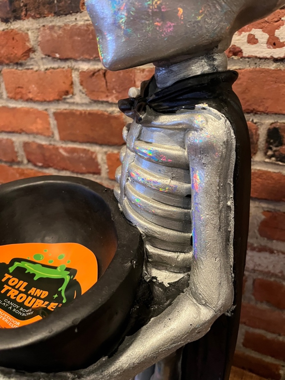 Holographic Silver Alien Skeleton Candy Holder - Holiday Decor - Picture 13 of 16